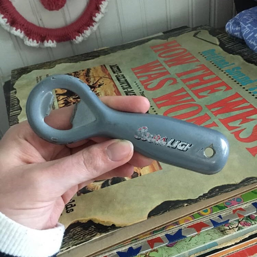 C O O R S Light bottle opener